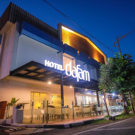 Dafam Hotel Cilacap Esterno foto