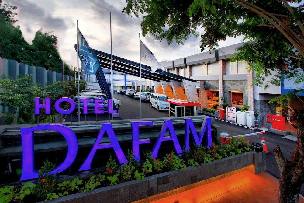 Dafam Hotel Cilacap Esterno foto