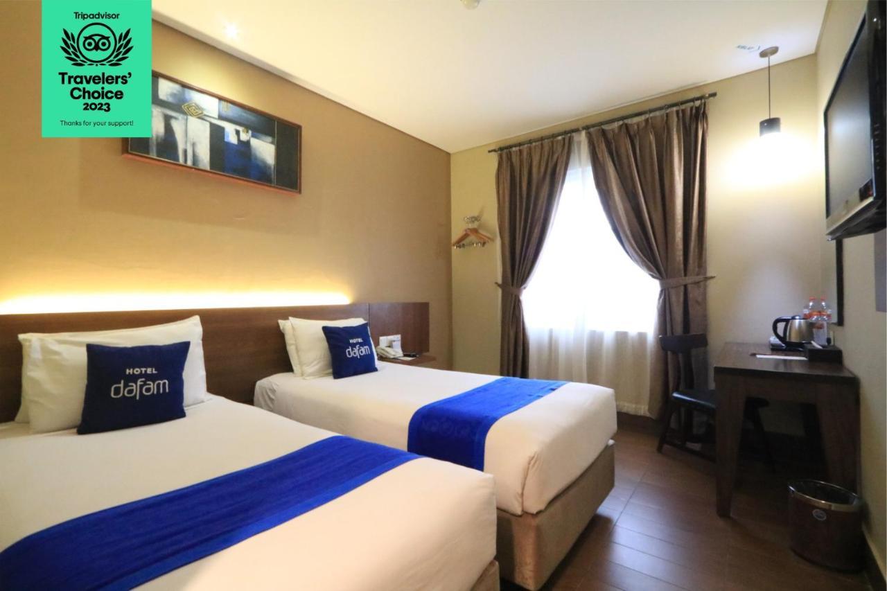 Dafam Hotel Cilacap Esterno foto