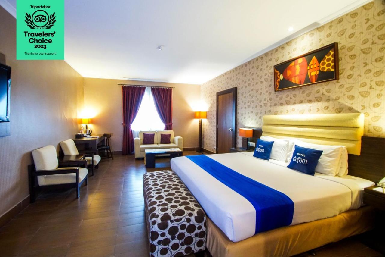 Dafam Hotel Cilacap Esterno foto