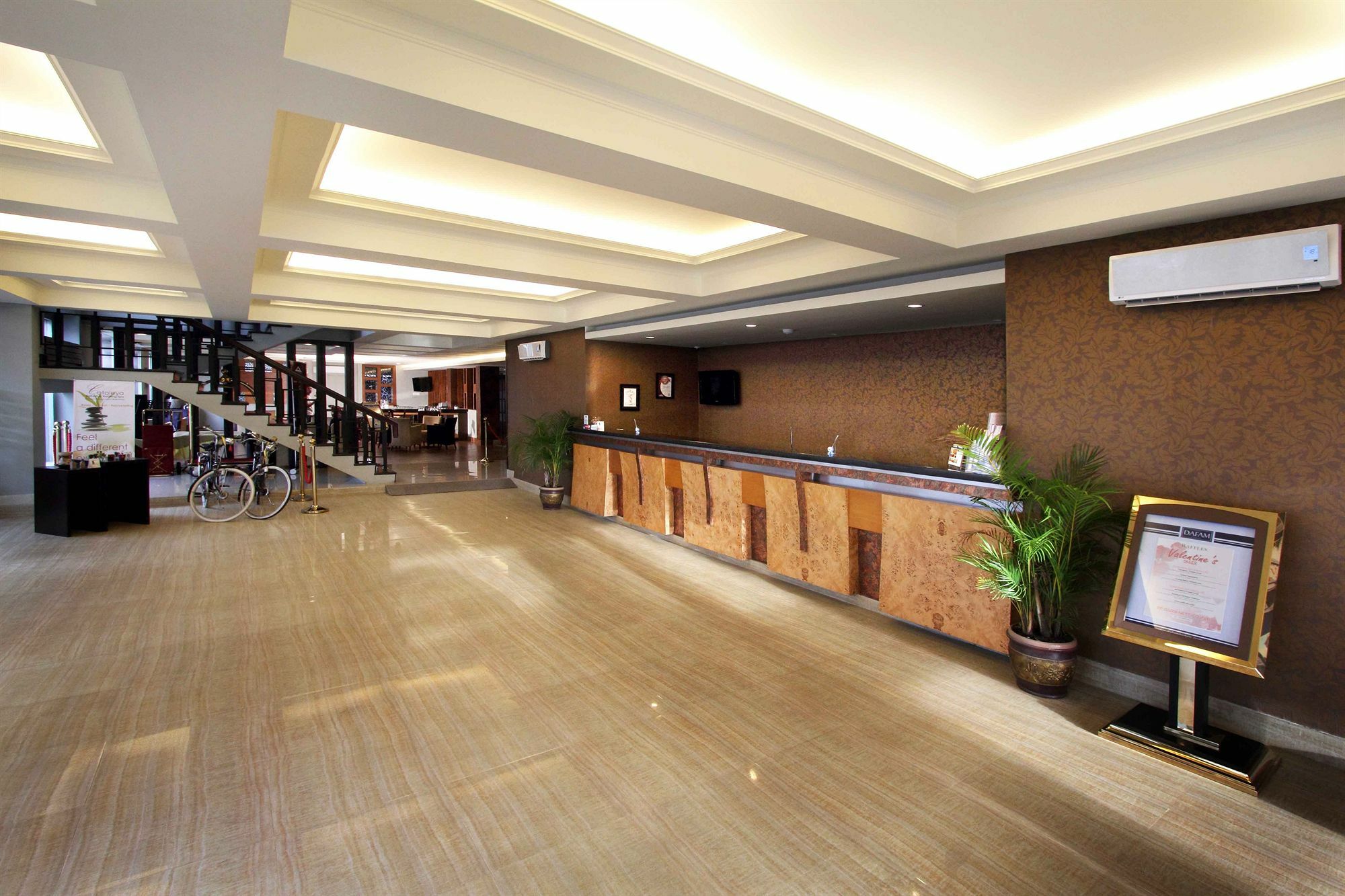 Dafam Hotel Cilacap Esterno foto