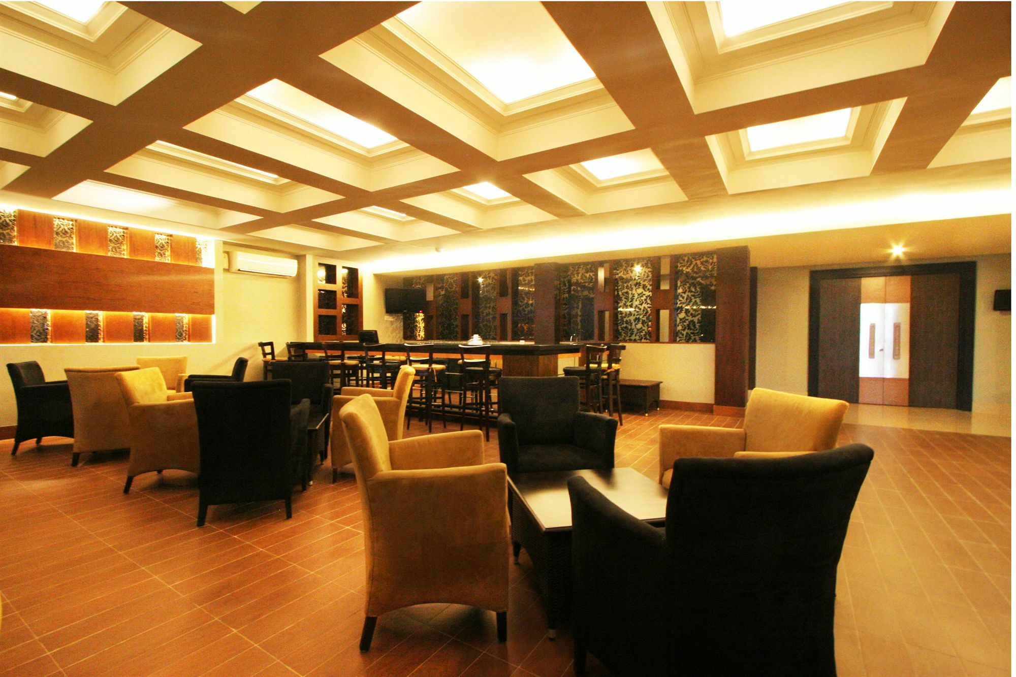 Dafam Hotel Cilacap Esterno foto