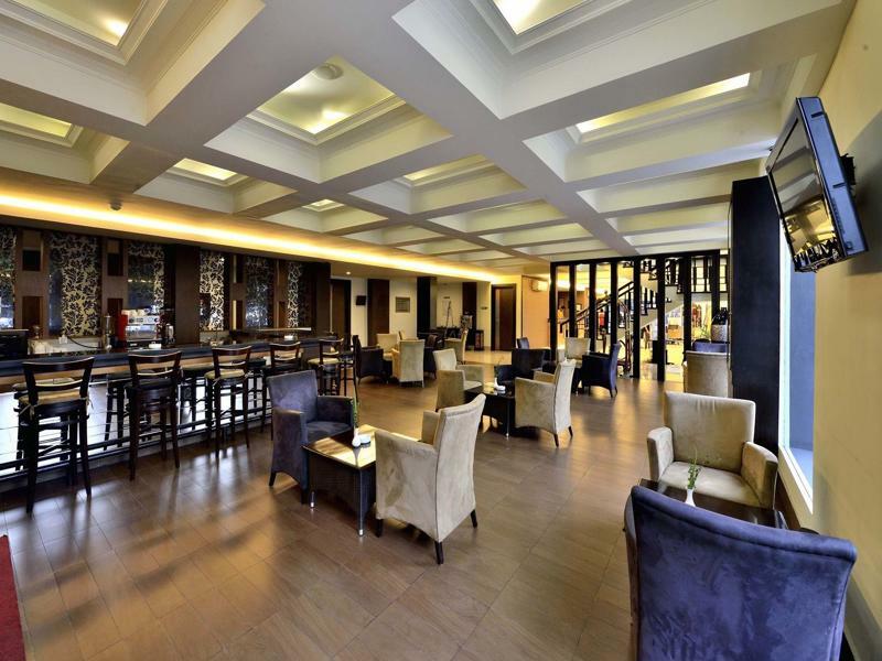 Dafam Hotel Cilacap Esterno foto