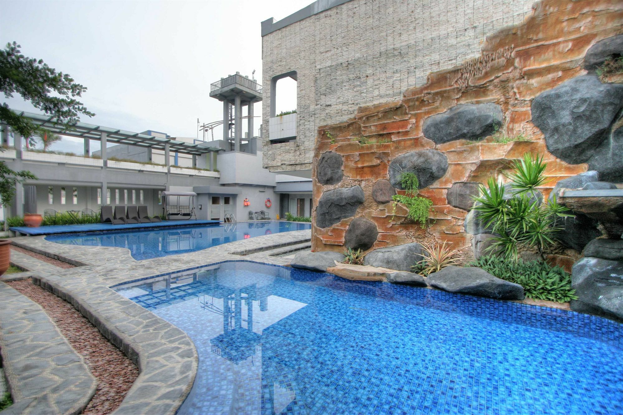 Dafam Hotel Cilacap Esterno foto